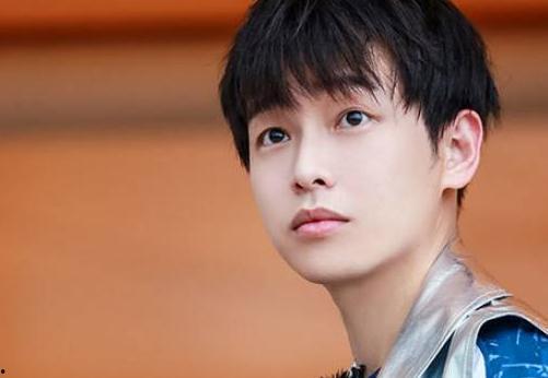 圈内爆料张婧仪恋情,甜蜜恋情引粉丝热议 第1张 圈内爆料张婧仪恋情,甜蜜恋情引粉丝热议 第1张